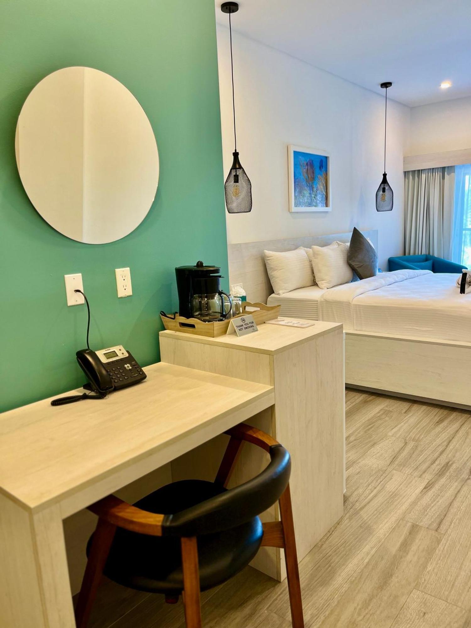 The Watermark Hotel San Pedro  Buitenkant foto